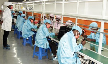 Concorrência chinesa asfixia telemóveis ‘made in Angola’ e exigências da AGT forçam encerramento da Sunmax